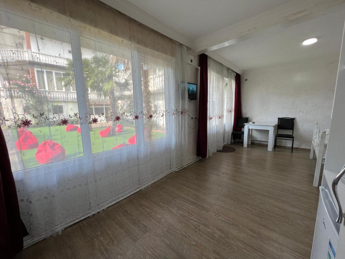 Elite Palace Plus Hotel Batumi Exterior photo