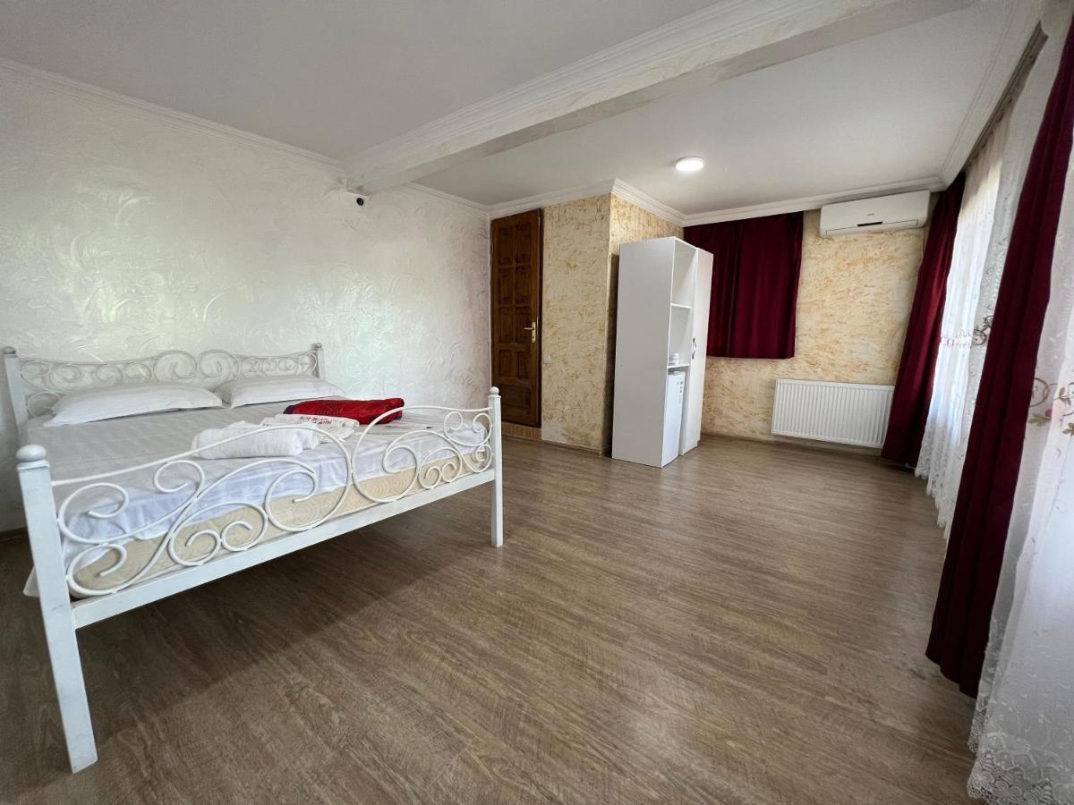 Elite Palace Plus Hotel Batumi Exterior photo